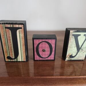 🍇3/$10 Decorative 'JOY' Wooden Blocks